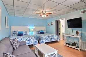 Condo (0 Bedroom) | Property amenity