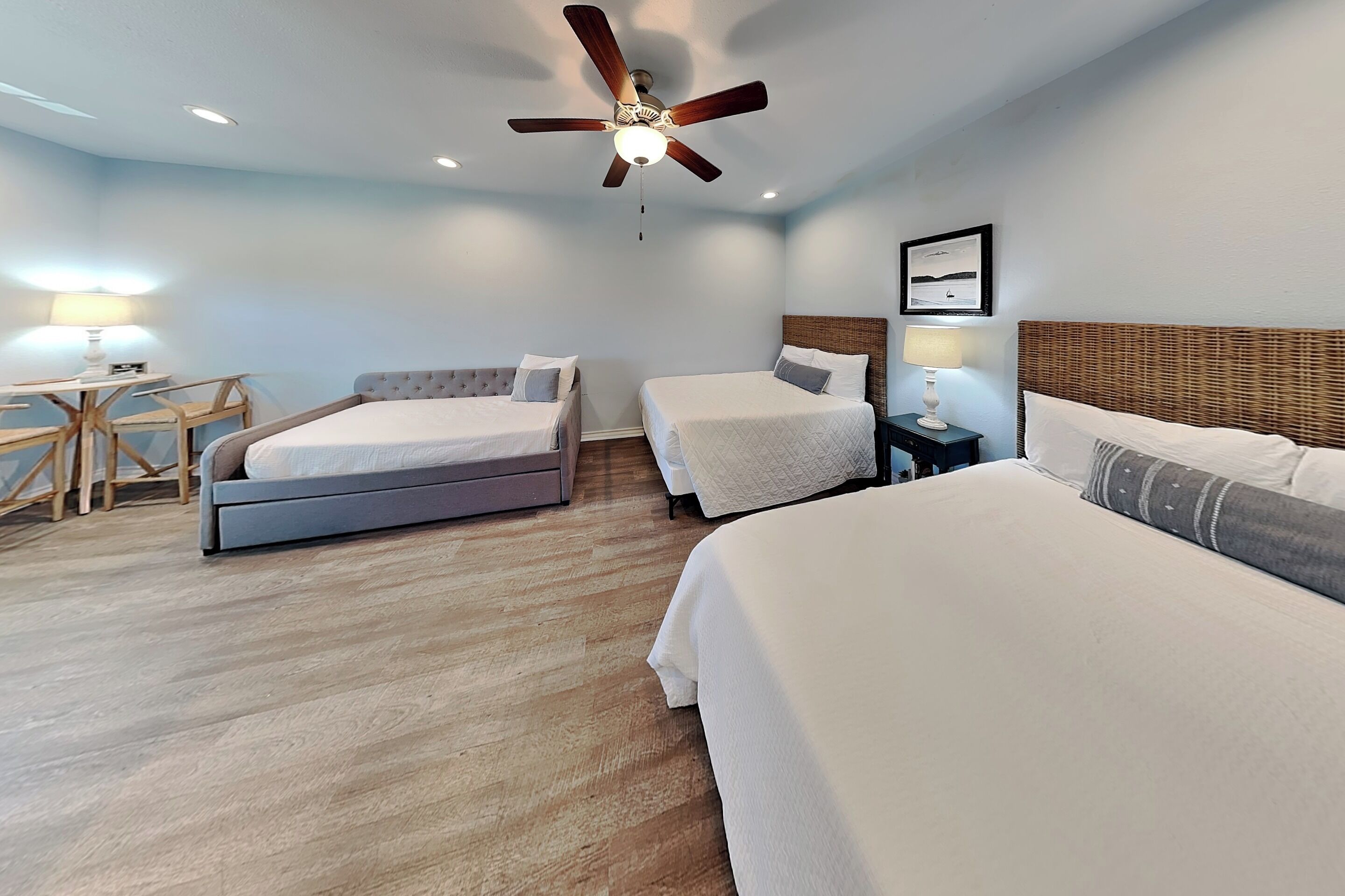 Condo (0 Bedroom) | Property amenity