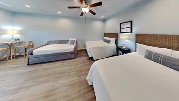 Condo (0 Bedroom) | Property amenity