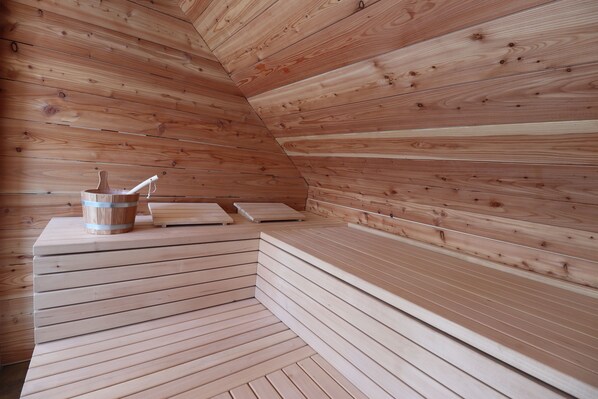 Comfort Studio | Individually decorated, individually furnished, free WiFi, bed sheets - Das Fischer Boardinghouse KF (Kaufbeuren)