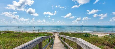 Condo (2 Bedrooms) | Property amenity