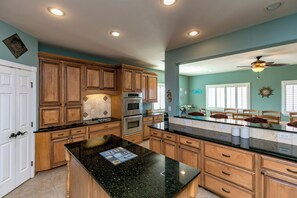 House (5 Bedrooms) | Property amenity