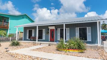 House (3 Bedrooms) | Property amenity