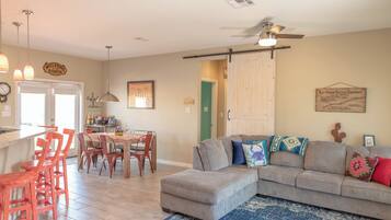 House (3 Bedrooms) | Property amenity