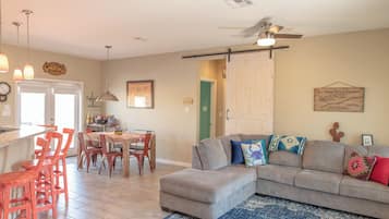House (3 Bedrooms) | Property amenity