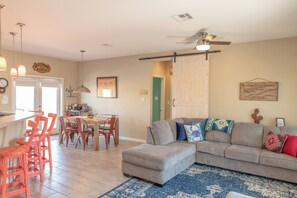 Casa (3 Bedrooms) | Servicio de la propiedad