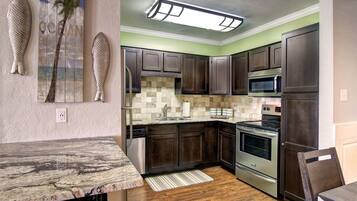 Condo (2 Bedrooms) | Property amenity