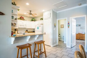 Estudio (3 Bedrooms) | Servicio de la propiedad