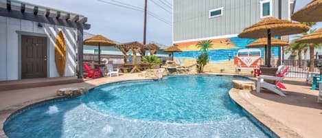 Condo (3 Bedrooms) | Property amenity