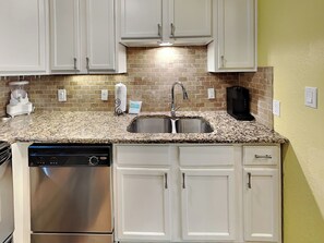 Condo (2 Bedrooms) | Servicio de la propiedad