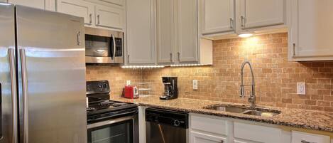 Condo (2 Bedrooms) | Servicio de la propiedad