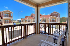 Condo, varias camas, patio (Sea-Esta) | Vista del balcón