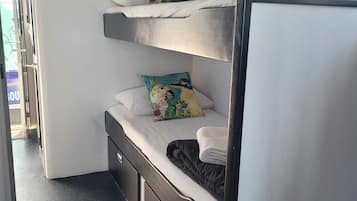 2 habitaciones y ropa de cama