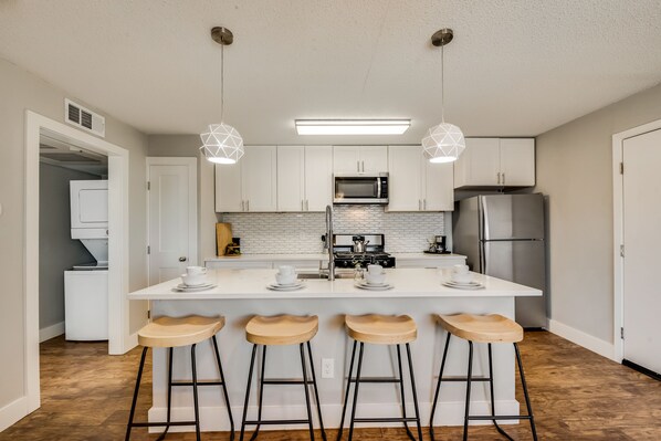 Fridge, microwave, oven, stovetop