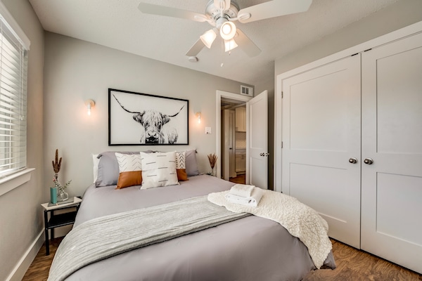 1 bedroom, desk, iron/ironing board, travel cot