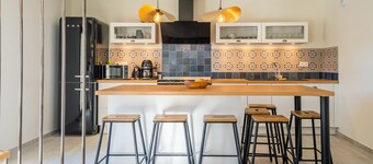 Gîte de Merins, domaine de charme, face à la rivière, à 4km de la plage