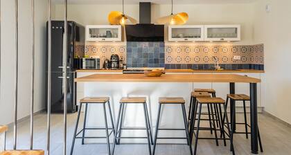 GĂźte de Merins, domaine de charme, face Ă la riviĂšre, Ă 4km de la plage