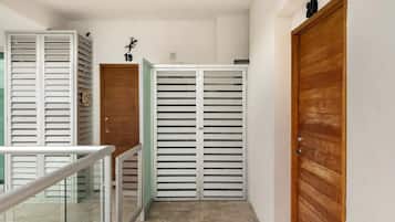 Condo Confort | Entrada interior