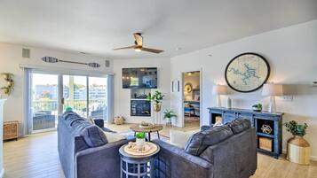TV, fireplace