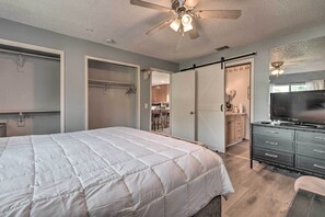 3 chambres, fer et planche à repasser, Wi-Fi, draps fournis