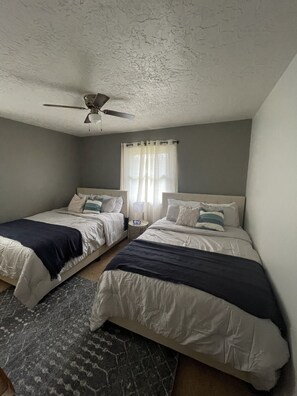 2 bedrooms, iron/ironing board, free WiFi, bed sheets