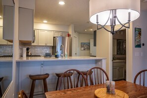 Fridge, microwave, oven, stovetop - Newly renovated! 3 BR, slopeside Winterplace condo on Okemo Mountain (Ludlow)