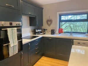 Oven - Log Cabin in Beautiful Countryside and Very Private (market rasen)
