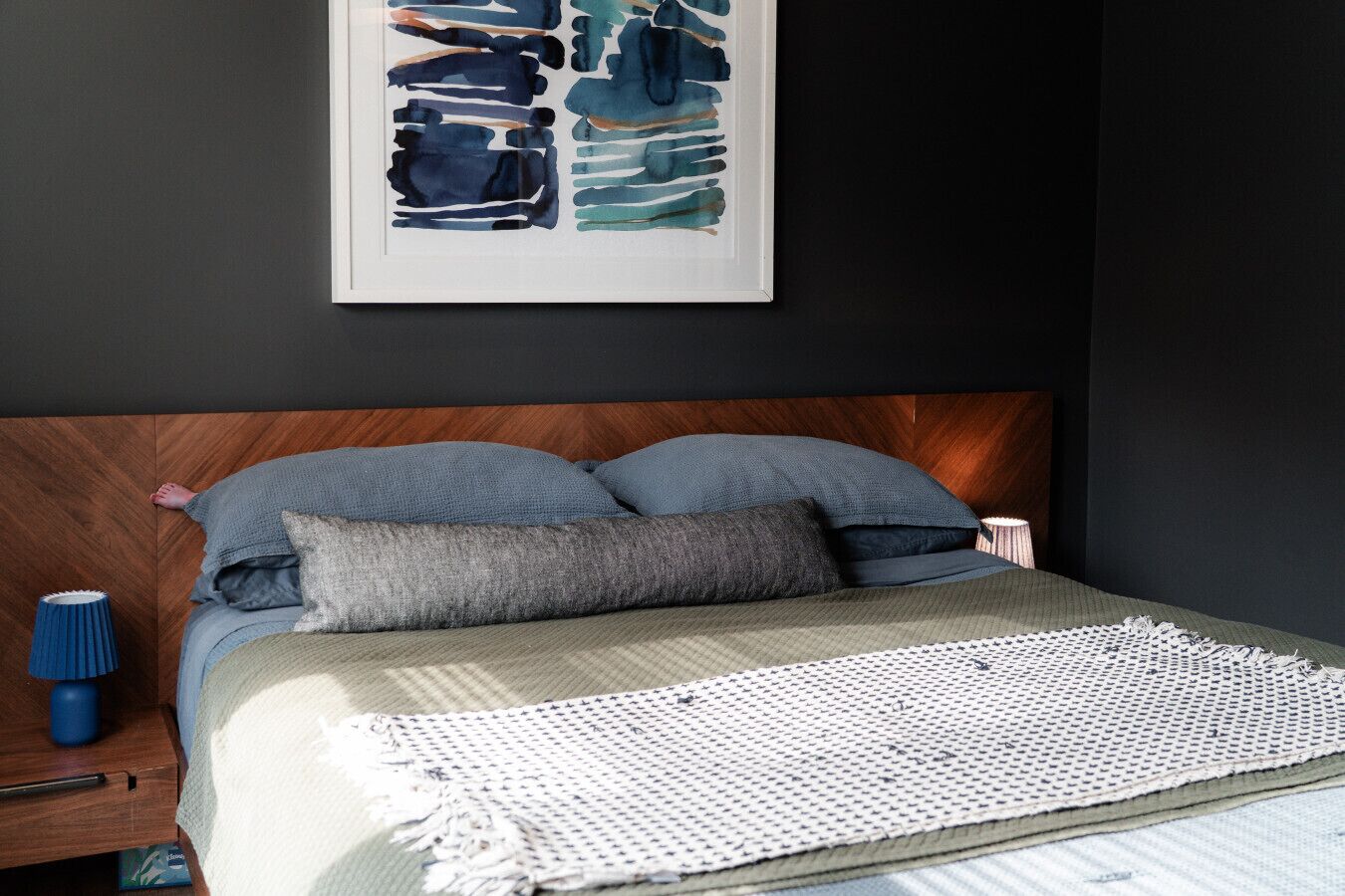 4 slaapkamers, een bureau, een strijkplank/strijkijzer, reisbedje