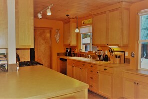 Microonde, forno, lavastoviglie, macchina per tè/caffè