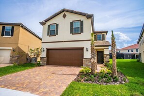 Exterior - Modern 5BR with Private Pool in Solterra Resort Near Disney (Davenport)