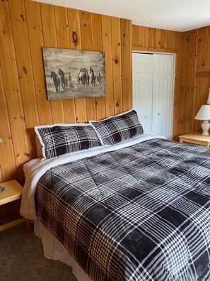 5 bedrooms, WiFi, bed sheets
