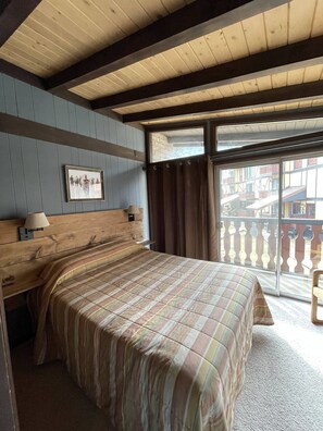 #4 - 2 Bedroom Studio