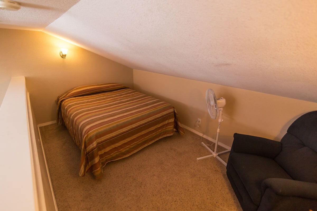 12D - 1 Bed Loft | 熨斗/熨板、免费 WiFi、特色装修、特色家居