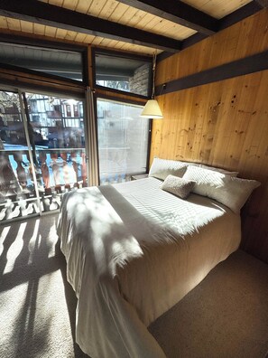 #1 - 2 Bedroom Studio | Individuell dekoriert, individuell eingerichtet, Bügeleisen/Bügelbrett