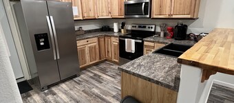 New cute clean 4plex w/game rm, centrally located between North Pole & Fairbanks