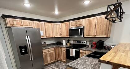 New cute clean 4plex w/game rm, centrally located between North Pole & Fairbanks