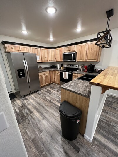 New cute clean 4plex w/game rm, centrally located between North Pole & Fairbanks