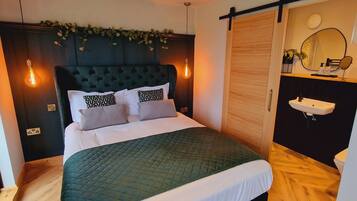 Căn hộ Cao cấp, có phòng tắm riêng (Private Hot Tub)