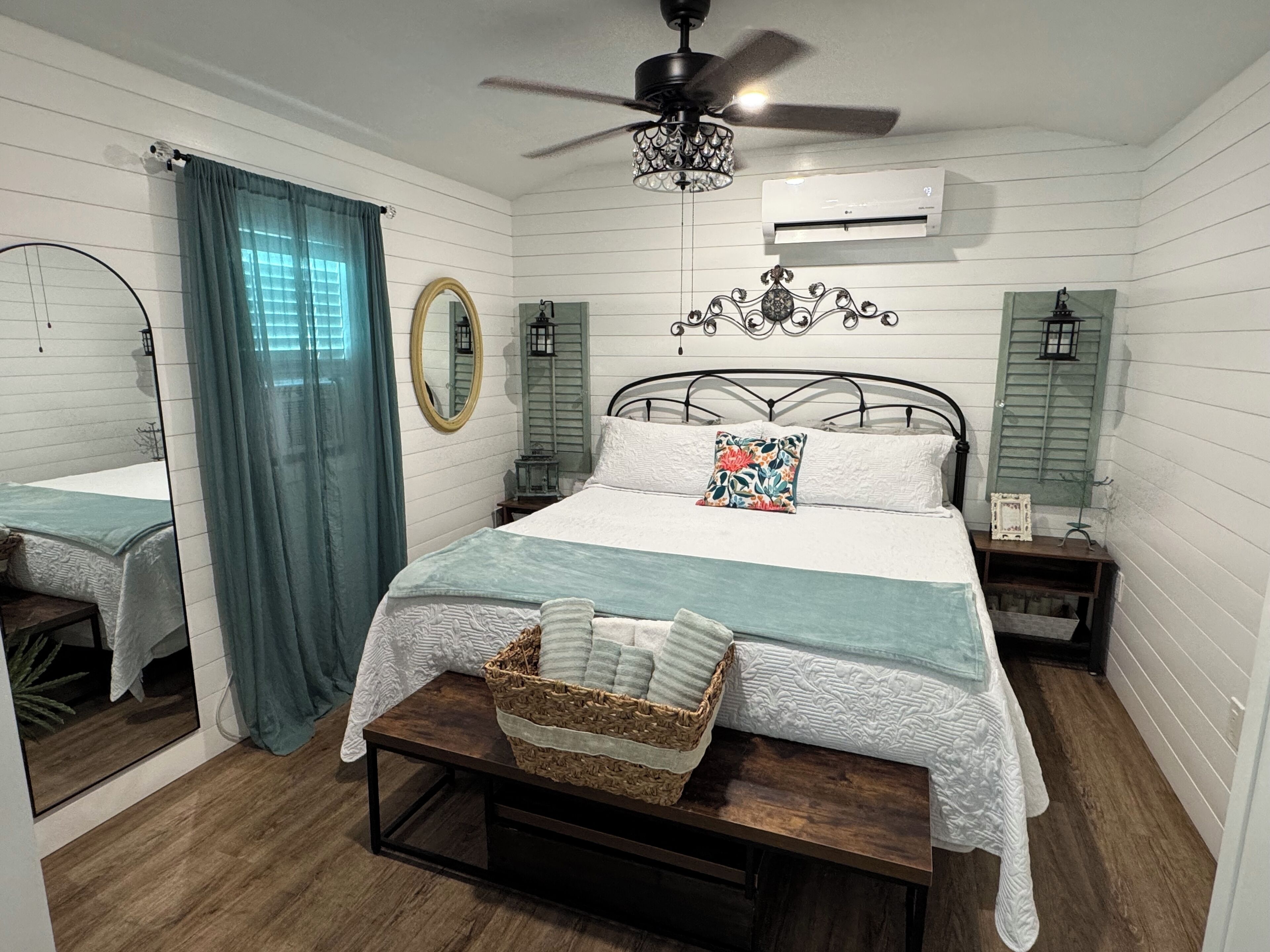 1 chambre, fer et planche à repasser, Wi-Fi gratuit, draps fournis