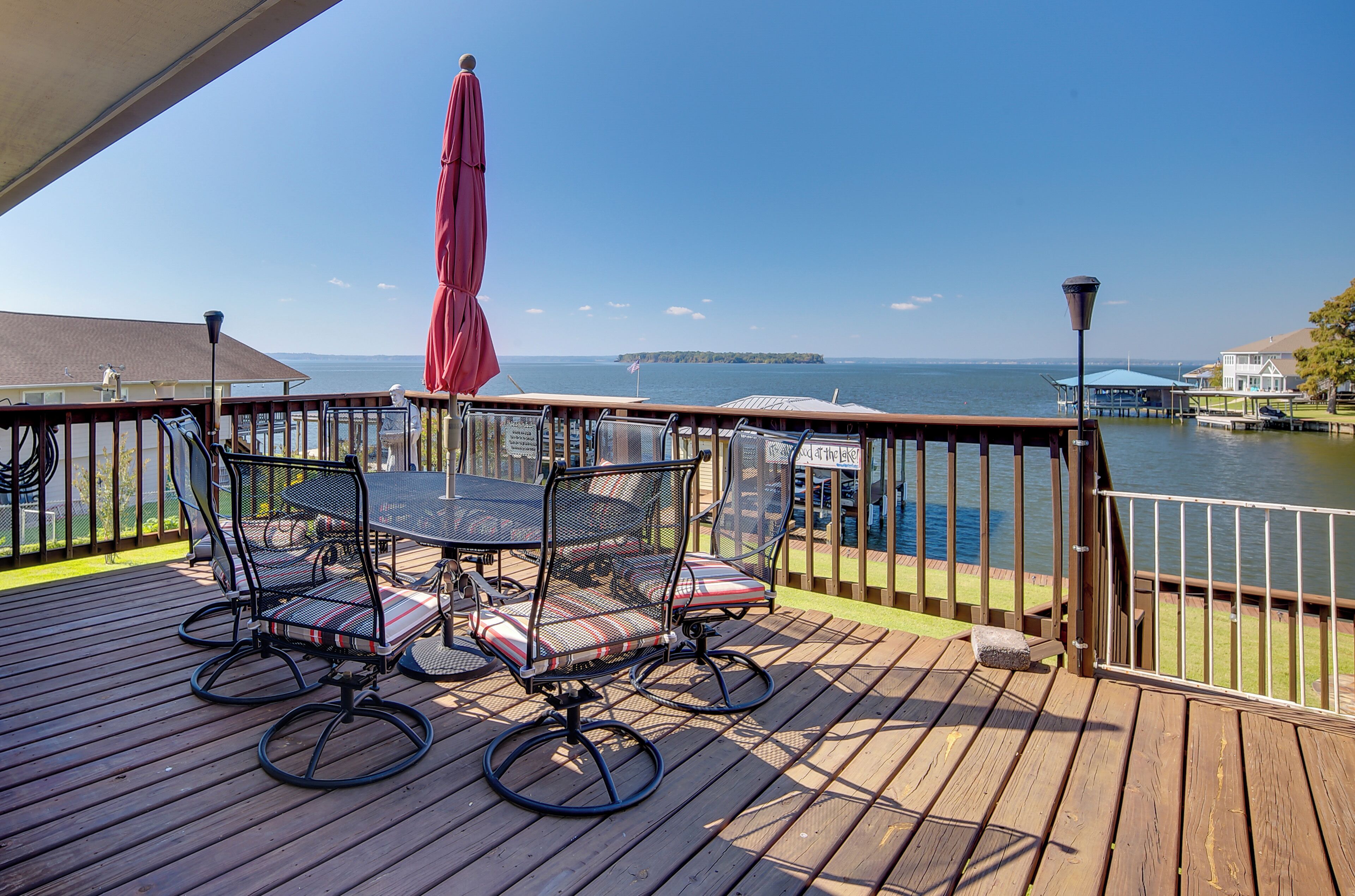 Spacious Livingston Home w/ Private Boat Dock