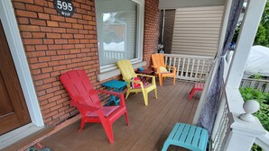 Unclassified image, 4 of 18, button - Charming historic home w/ parking, walk to downtown, waterfront, shops & more. (North Bay)