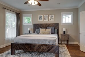 House, Multiple Beds, Kitchen | 3 bedrooms, free WiFi, bed sheets - Downtown Touchdown (Nashville)