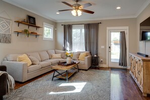 House, Multiple Beds, Kitchen | Living room