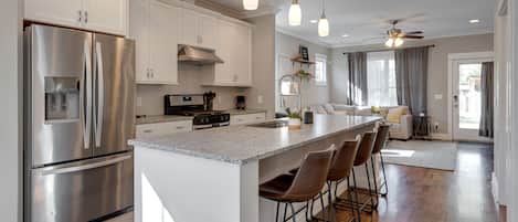 House, Multiple Beds, Kitchen | Private kitchen