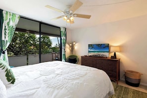 Condo, Multiple Beds, Lanai, Partial Ocean View (White Sands Village #129) | 2 bedrooms, individually decorated, individually furnished, free WiFi - White Sands Village Oceanfront (Kailua-Kona)