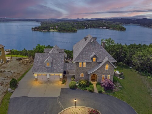 Table Rock Manor at Whitefish Bay