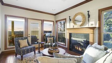 Rumah, Beberapa Tempat Tidur, hot tub | Area keluarga | TV