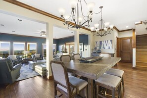 House, Multiple Beds, Hot Tub | Dining