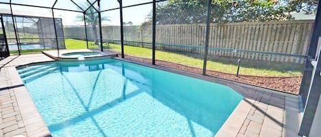 Hồ bơi ngoài trời, ghế dài tắm nắng