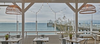 Central Vineyard Heated Pool Hot Tub BBQ Gazebos and Swings (Pet+Child Friendly)